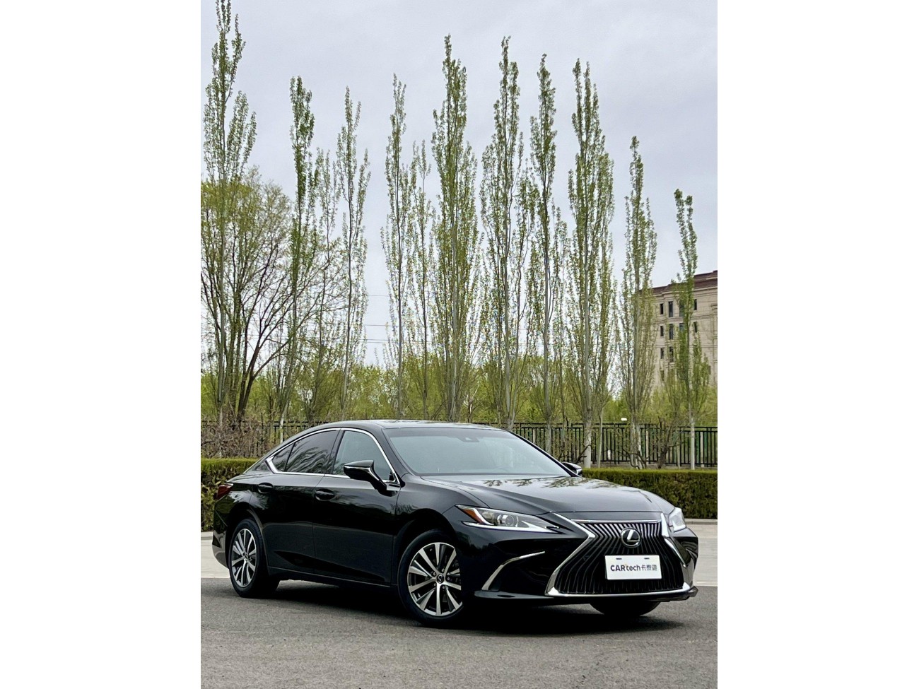 Lexus ES 200 2021