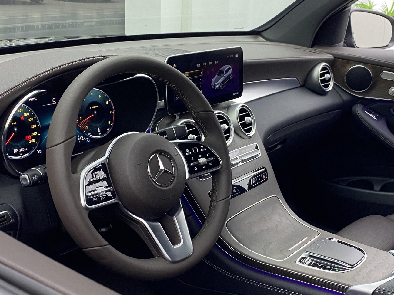 Mercedes-Benz GLC 260 L 2020