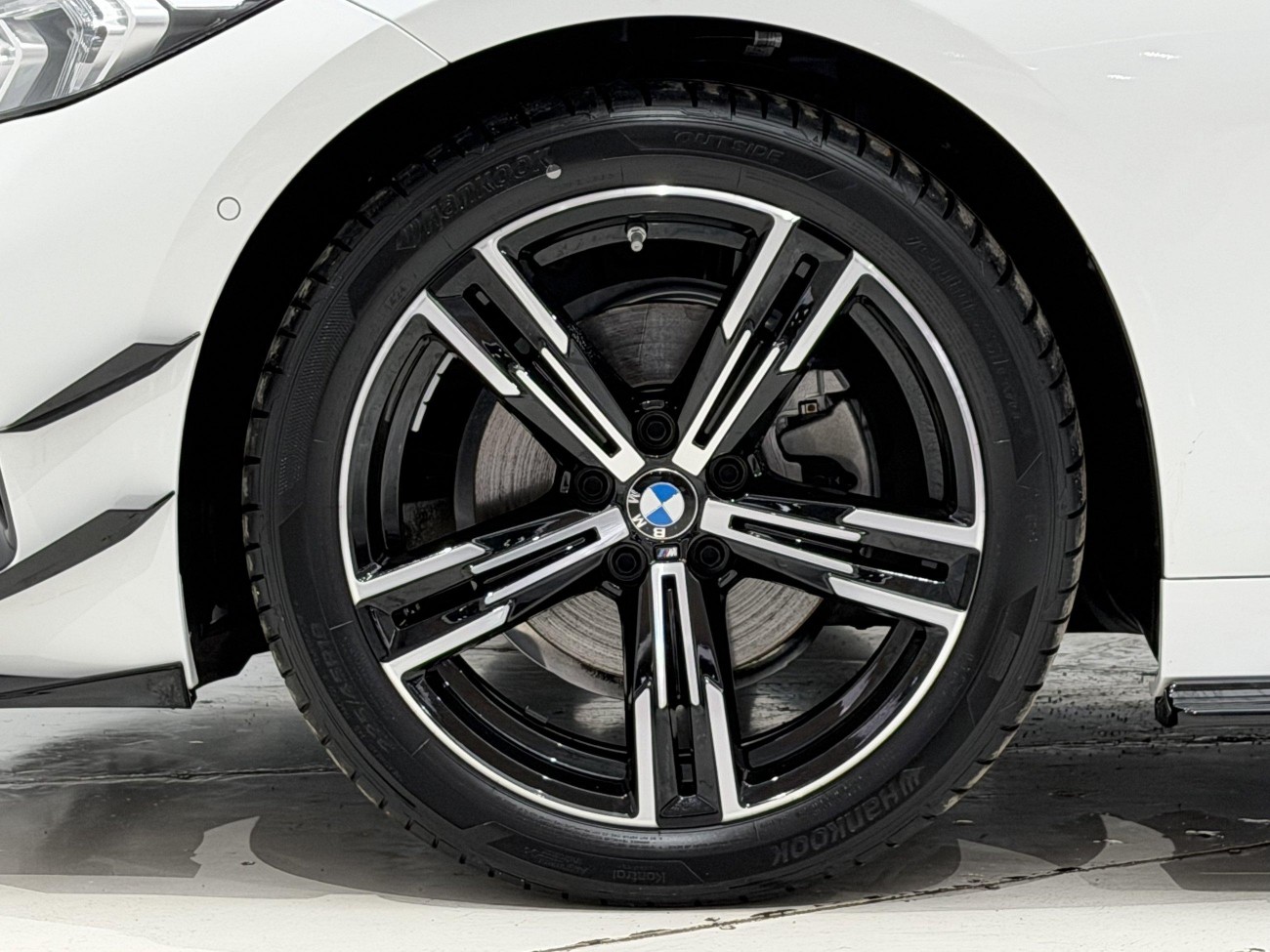 BMW 325i 2025
