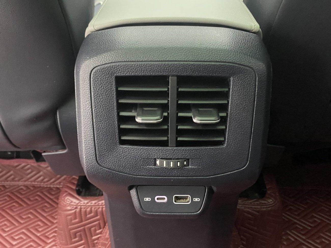 Volkswagen Tharu 2024