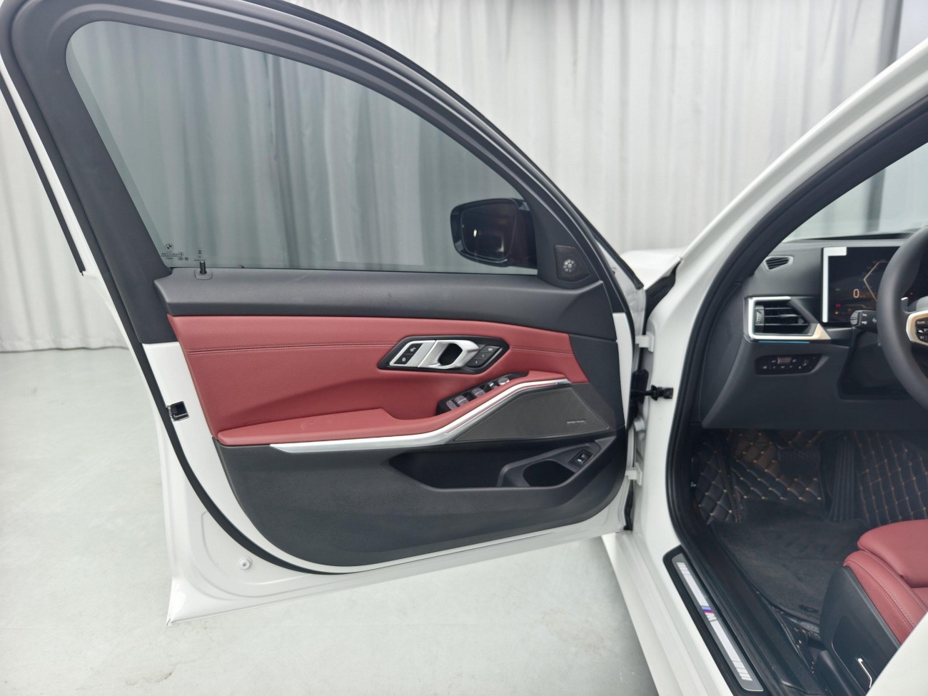 BMW 330Li 2024