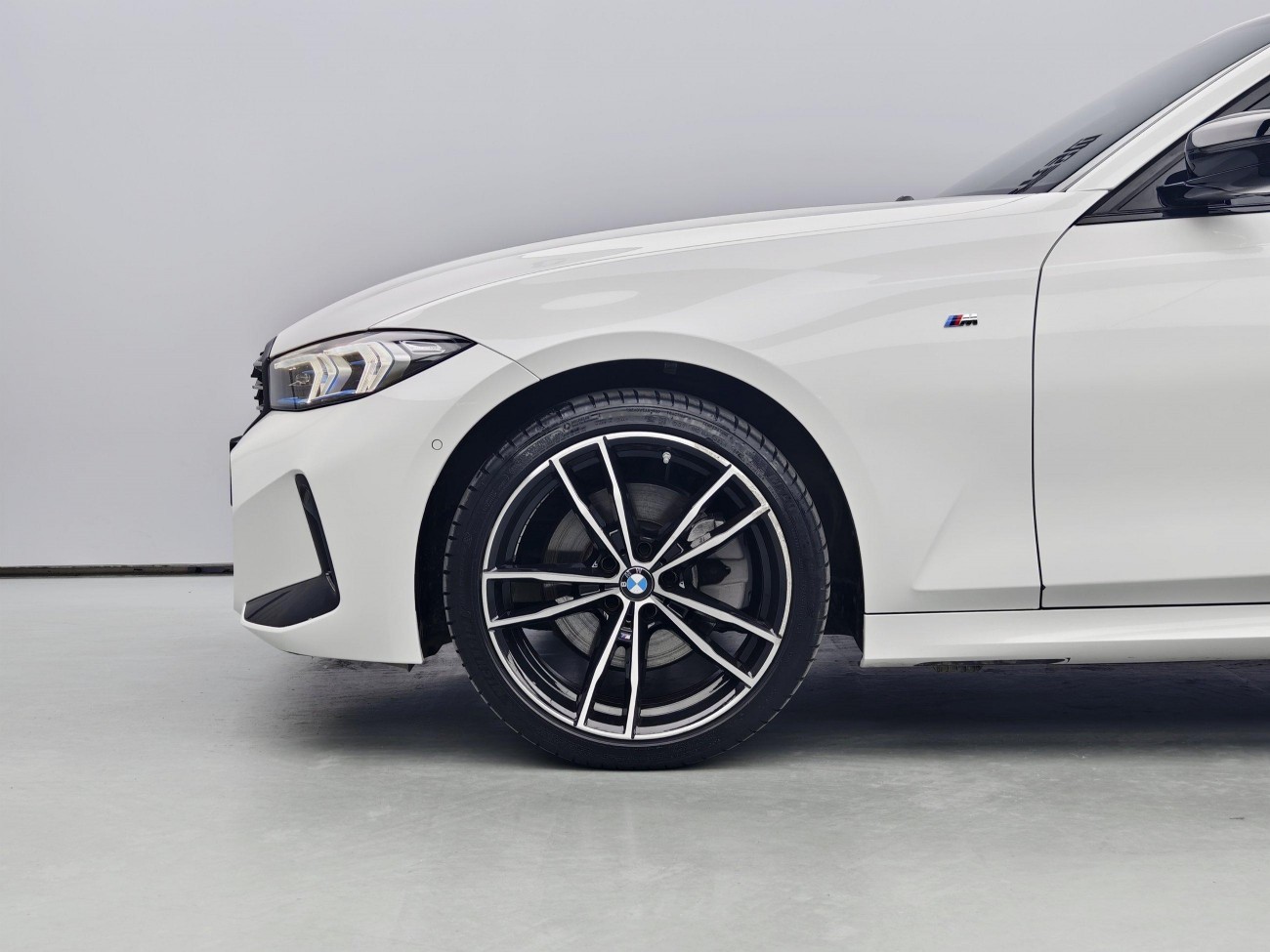 BMW 330Li 2024