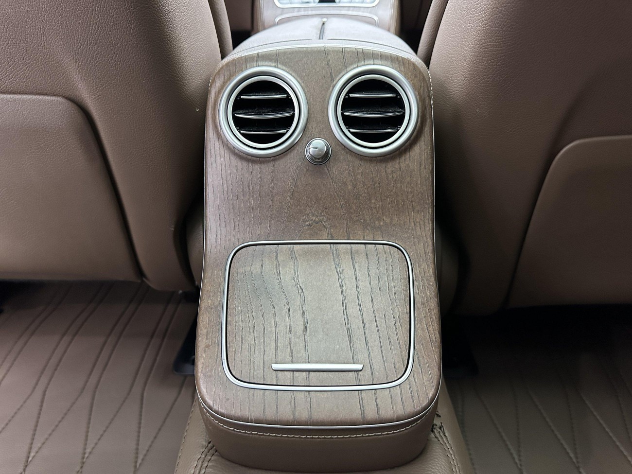 Mercedes-Benz E 300 L 2023
