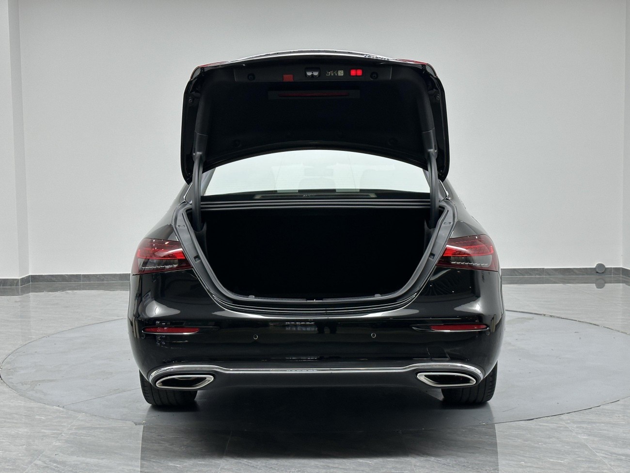 Mercedes-Benz E 300 L 2023