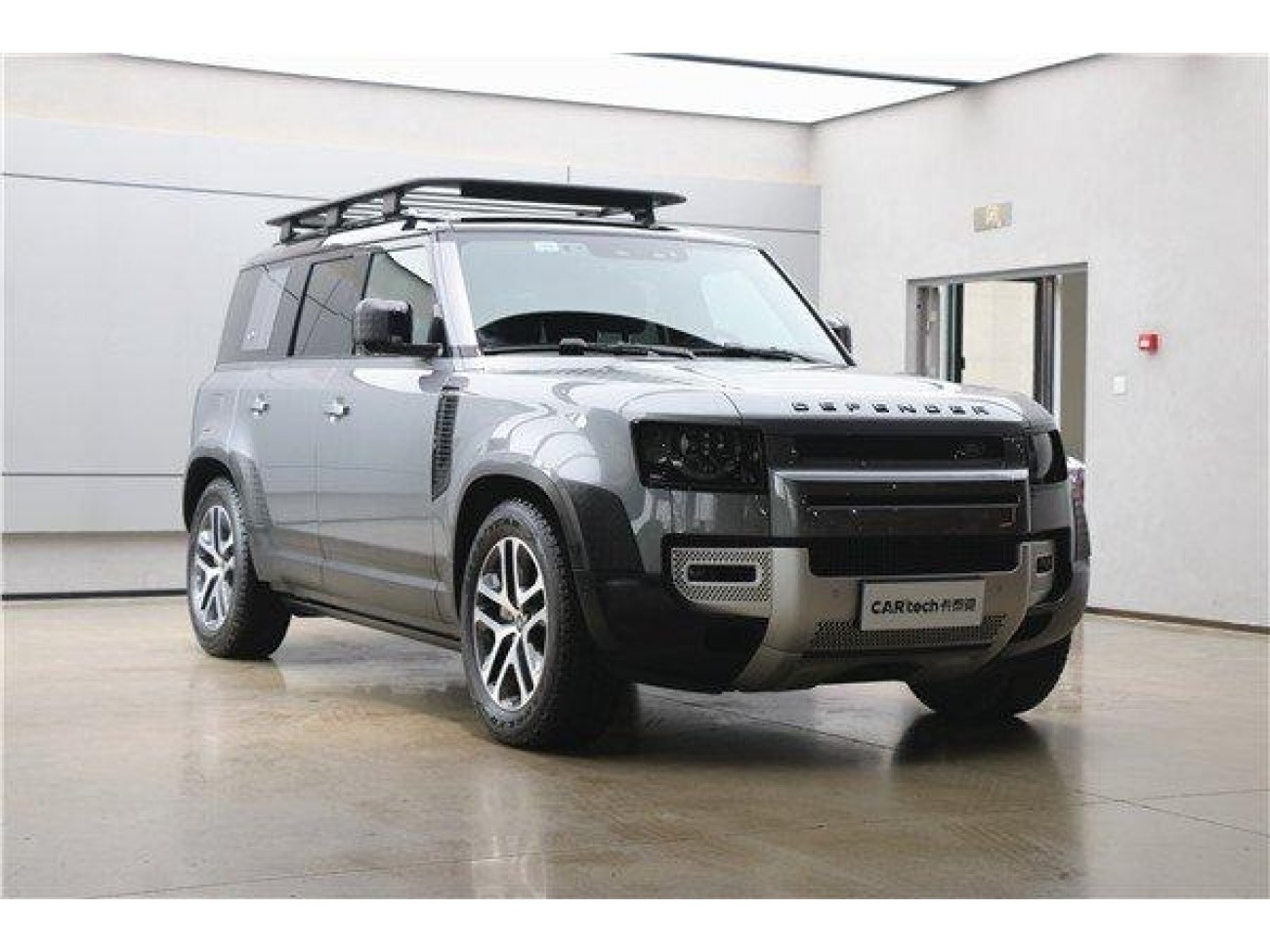 Land Rover Defender 2023