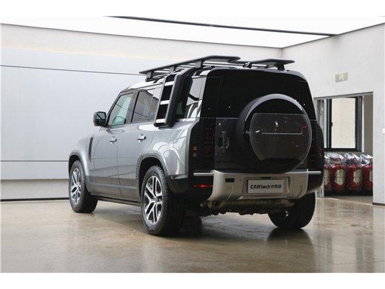 Land Rover Defender 2023