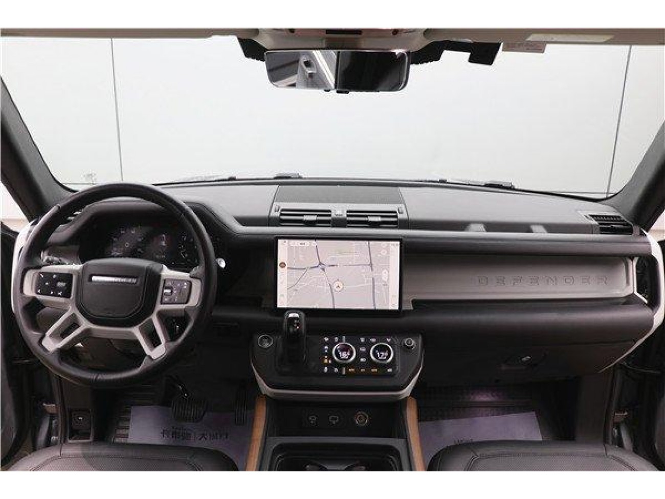 Land Rover Defender 2023