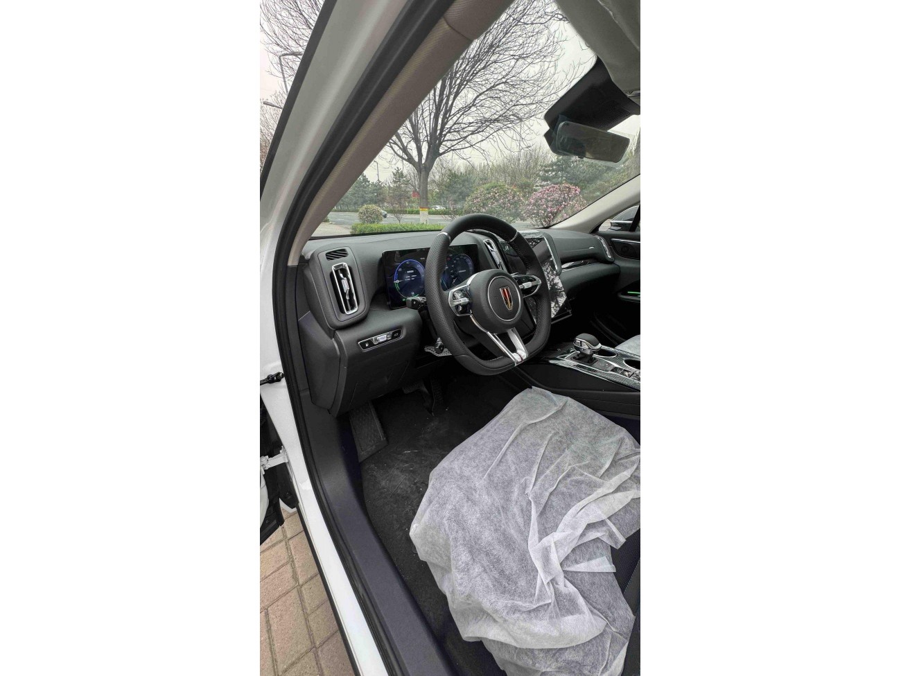 Hongqi HS3 2025