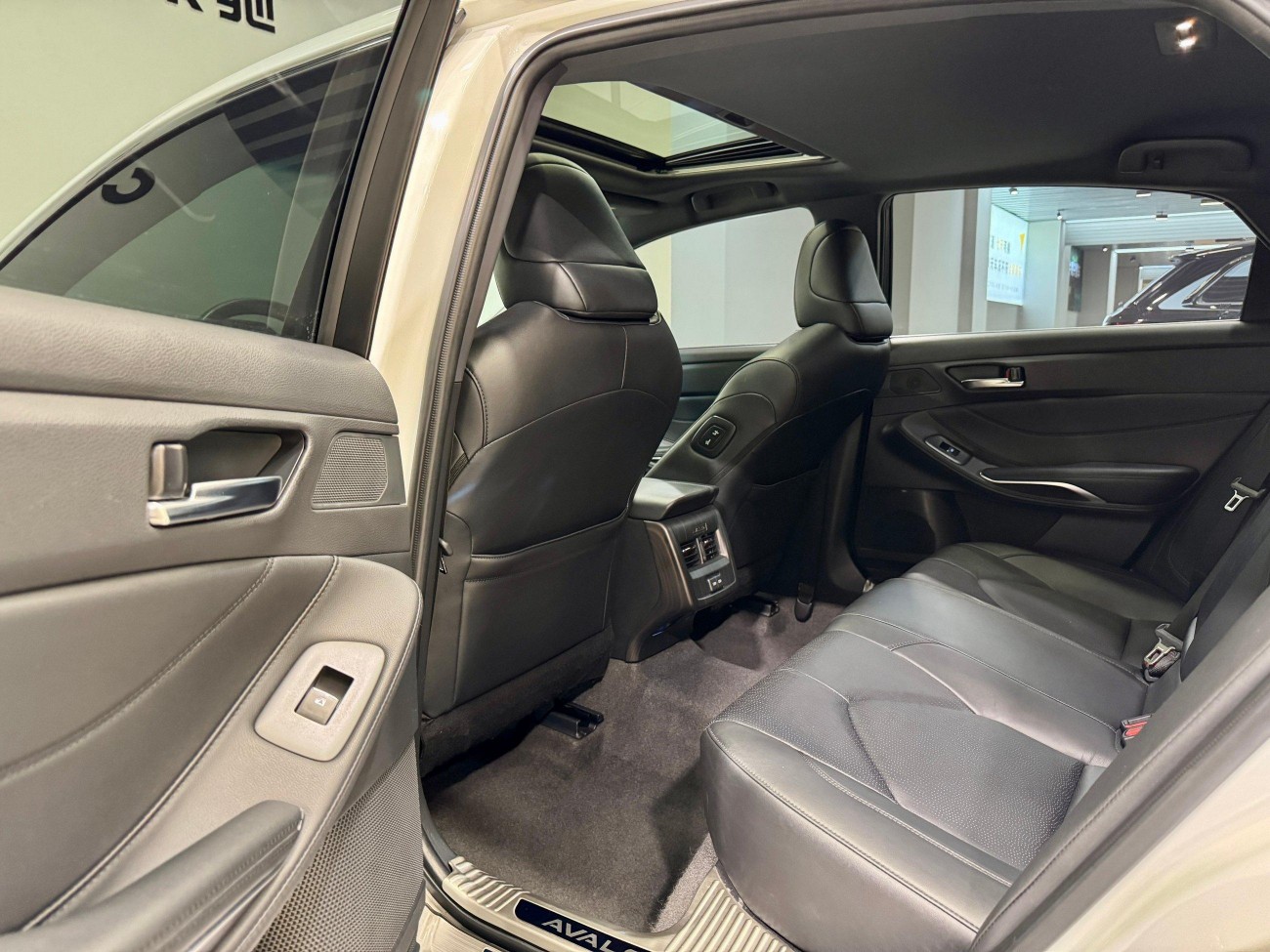 Toyota Avalon 2023
