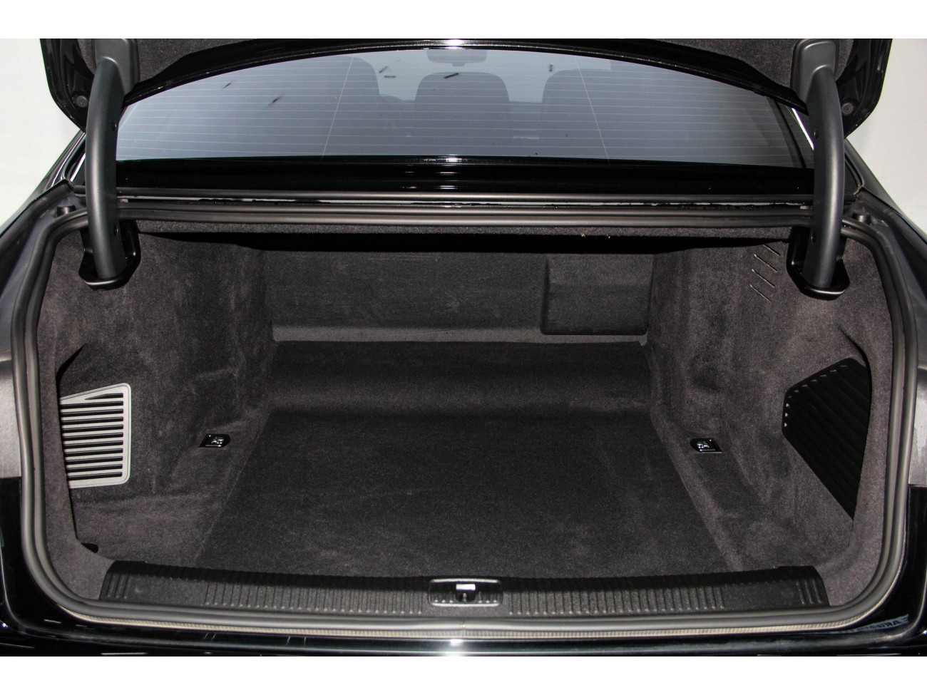 Audi A8L 45 TFSI 2024