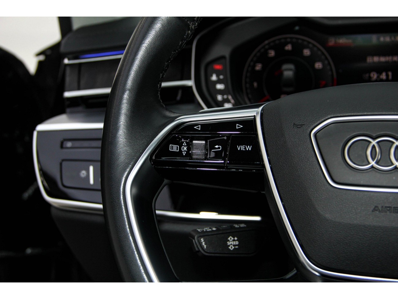 Audi A8L 45 TFSI 2024