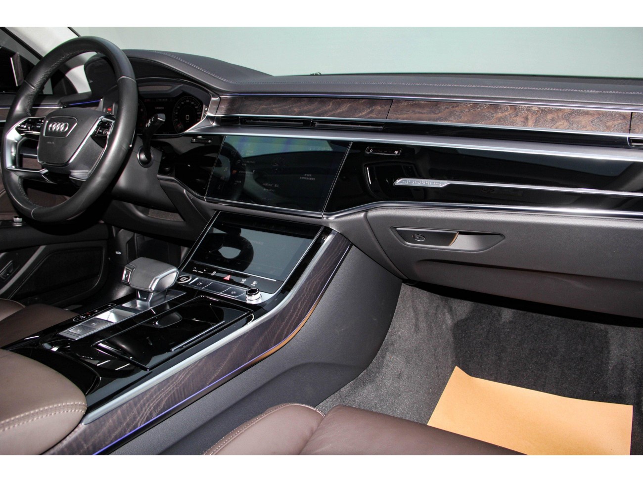 Audi A8L 45 TFSI 2024