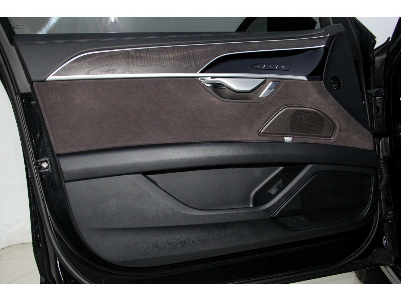 Audi A8L 45 TFSI 2024