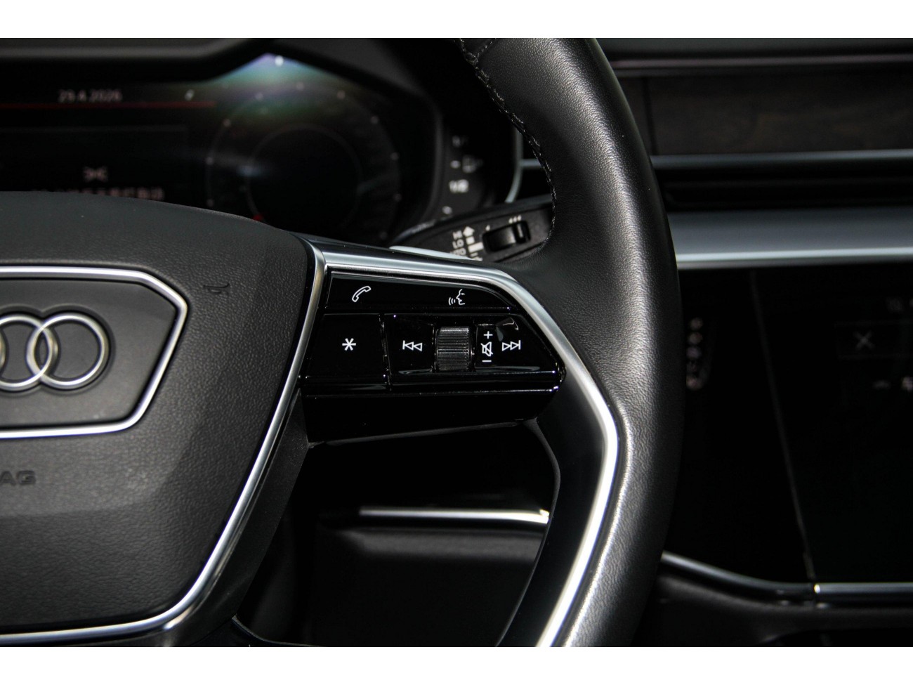 Audi A8L 45 TFSI 2024