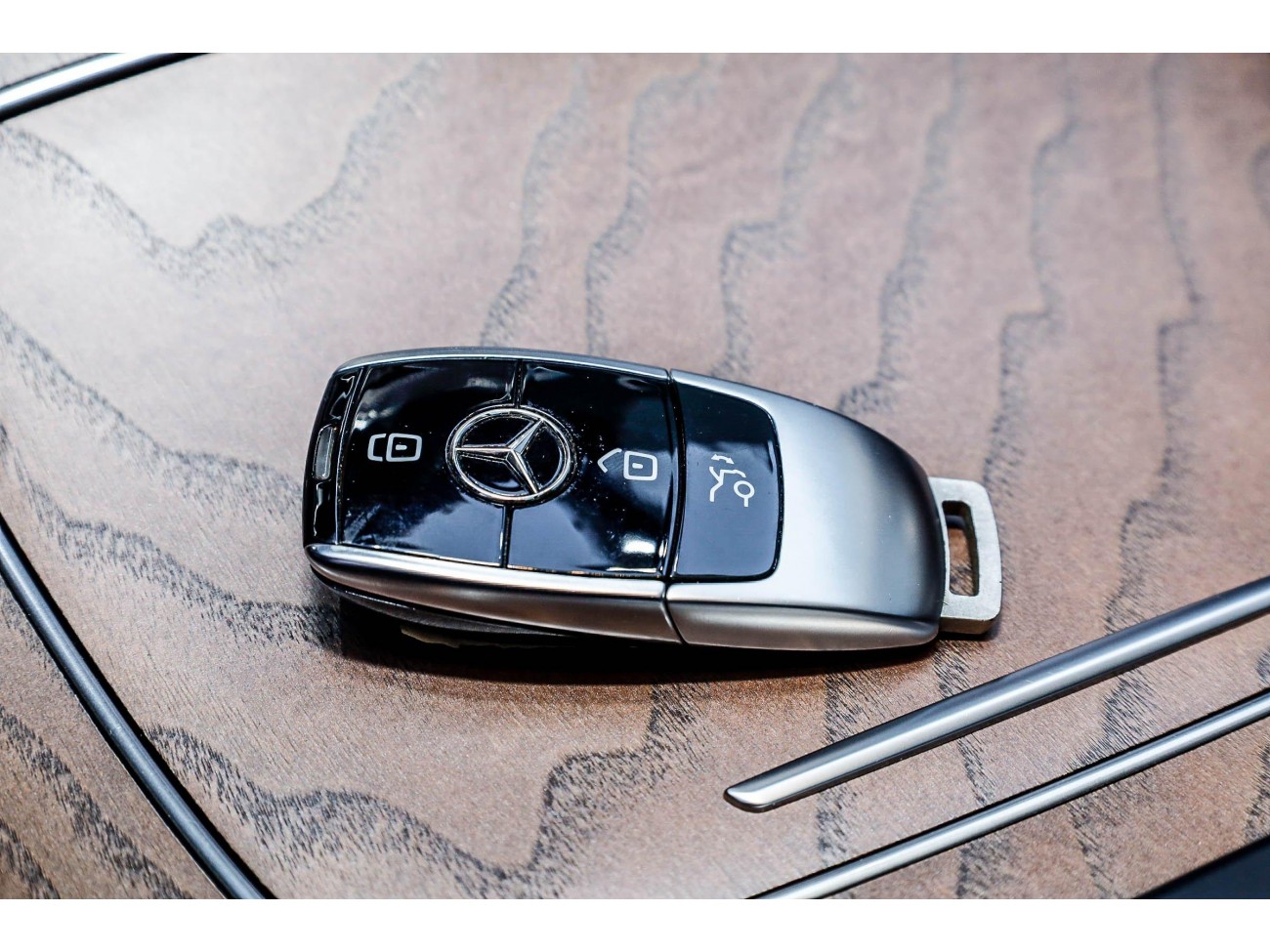 Mercedes-Benz E 300 L 2022