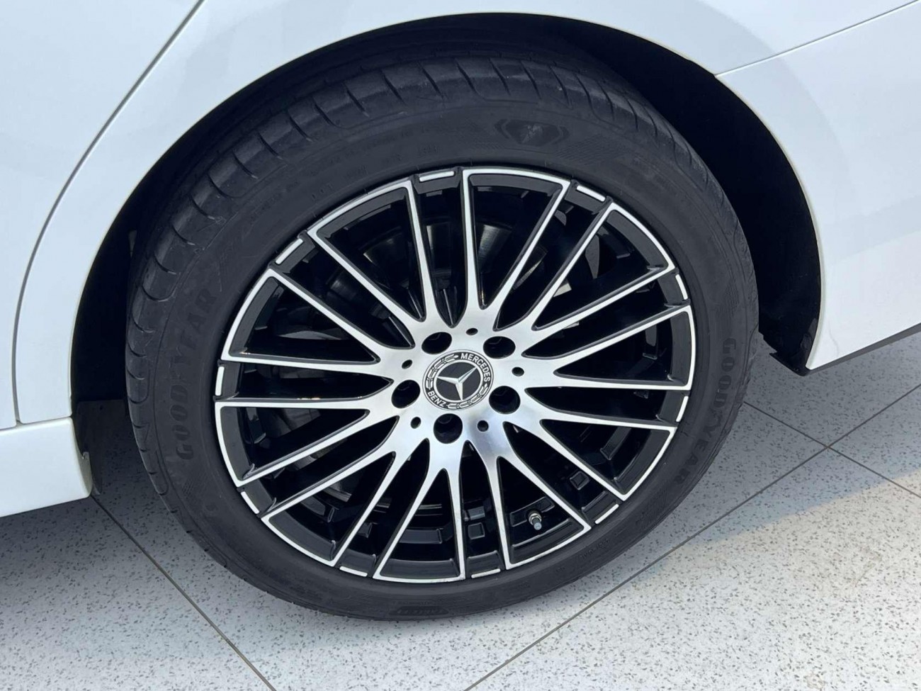 Mercedes-Benz C 260 L 2024