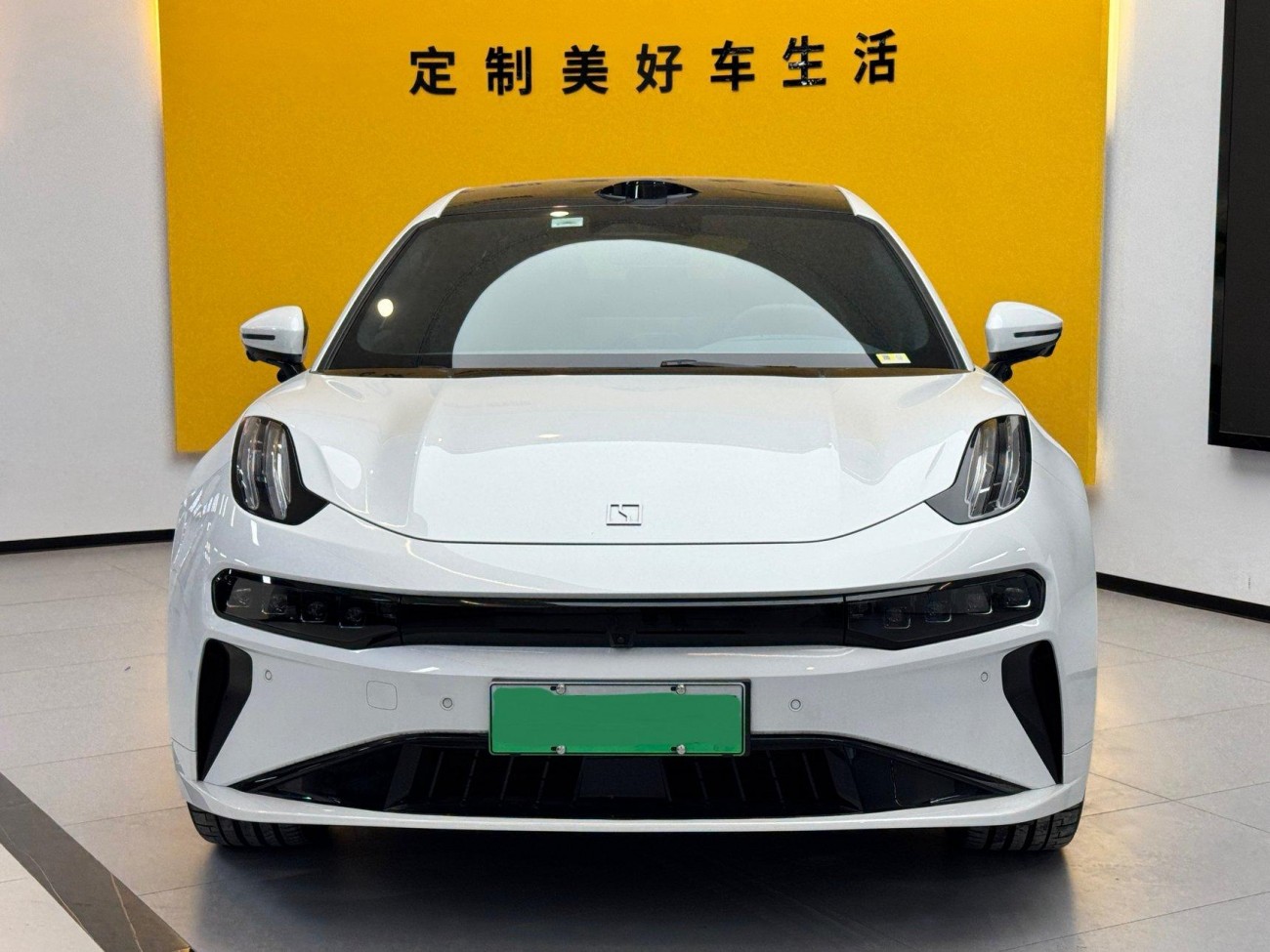Zeekr 001 2025