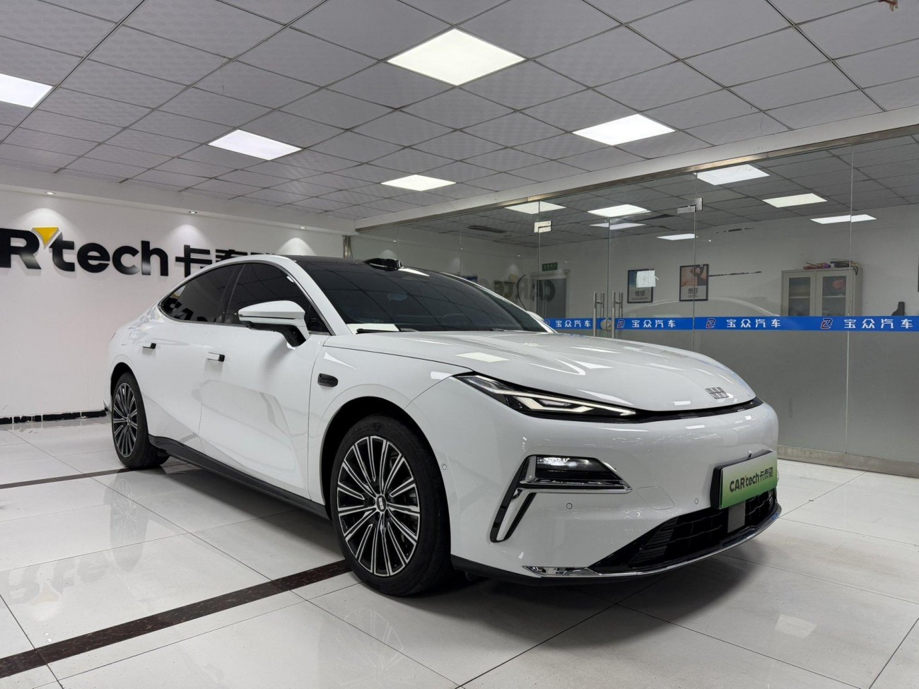 Geely Galaxy 8 2025