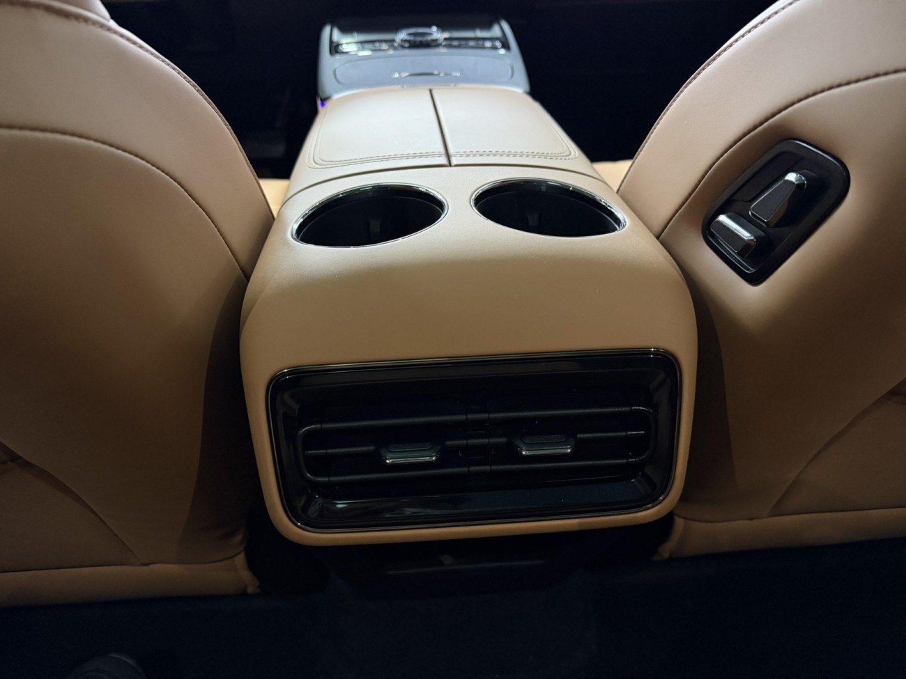 Geely Galaxy 8 2025