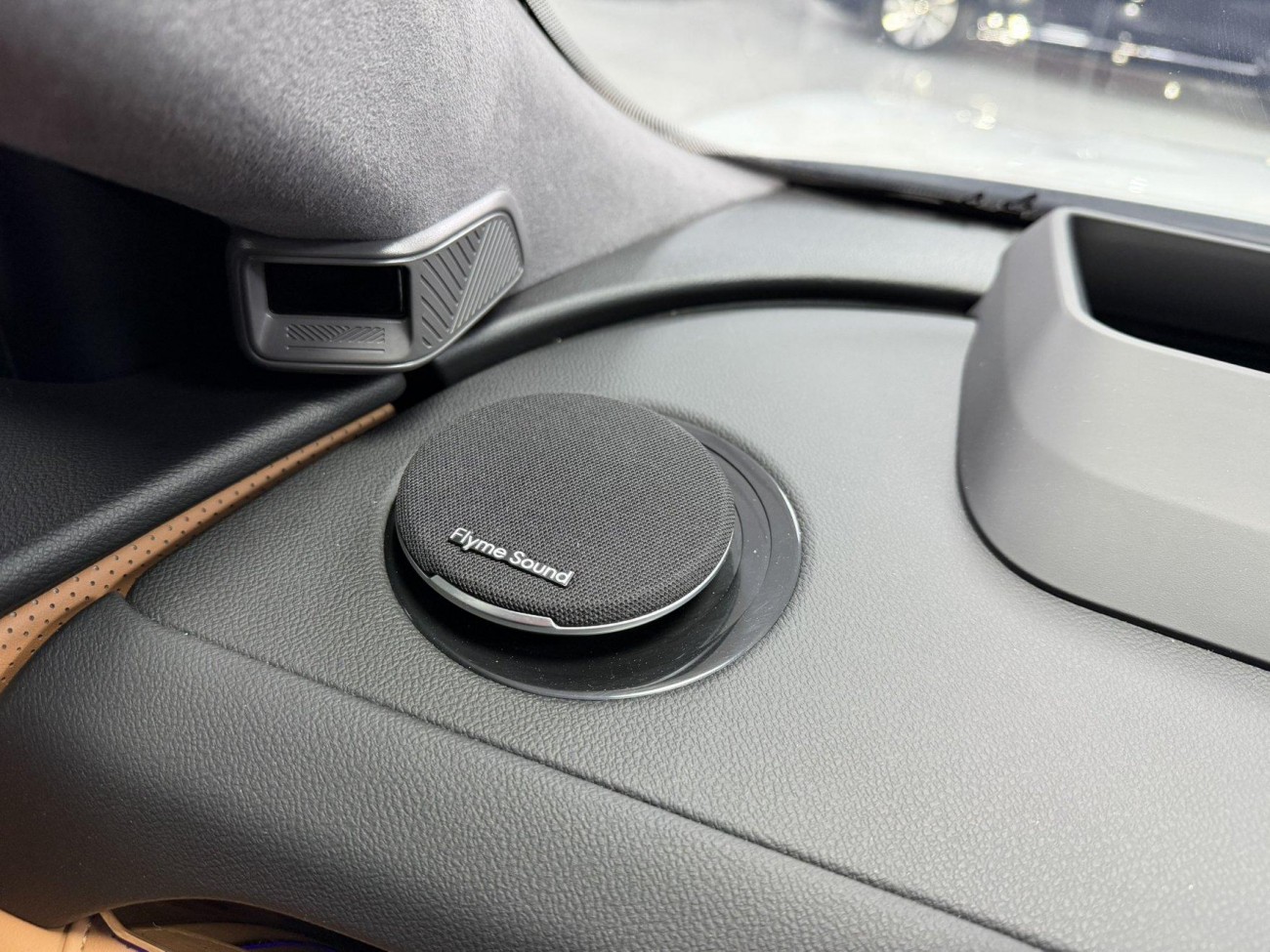 Geely Galaxy 8 2025