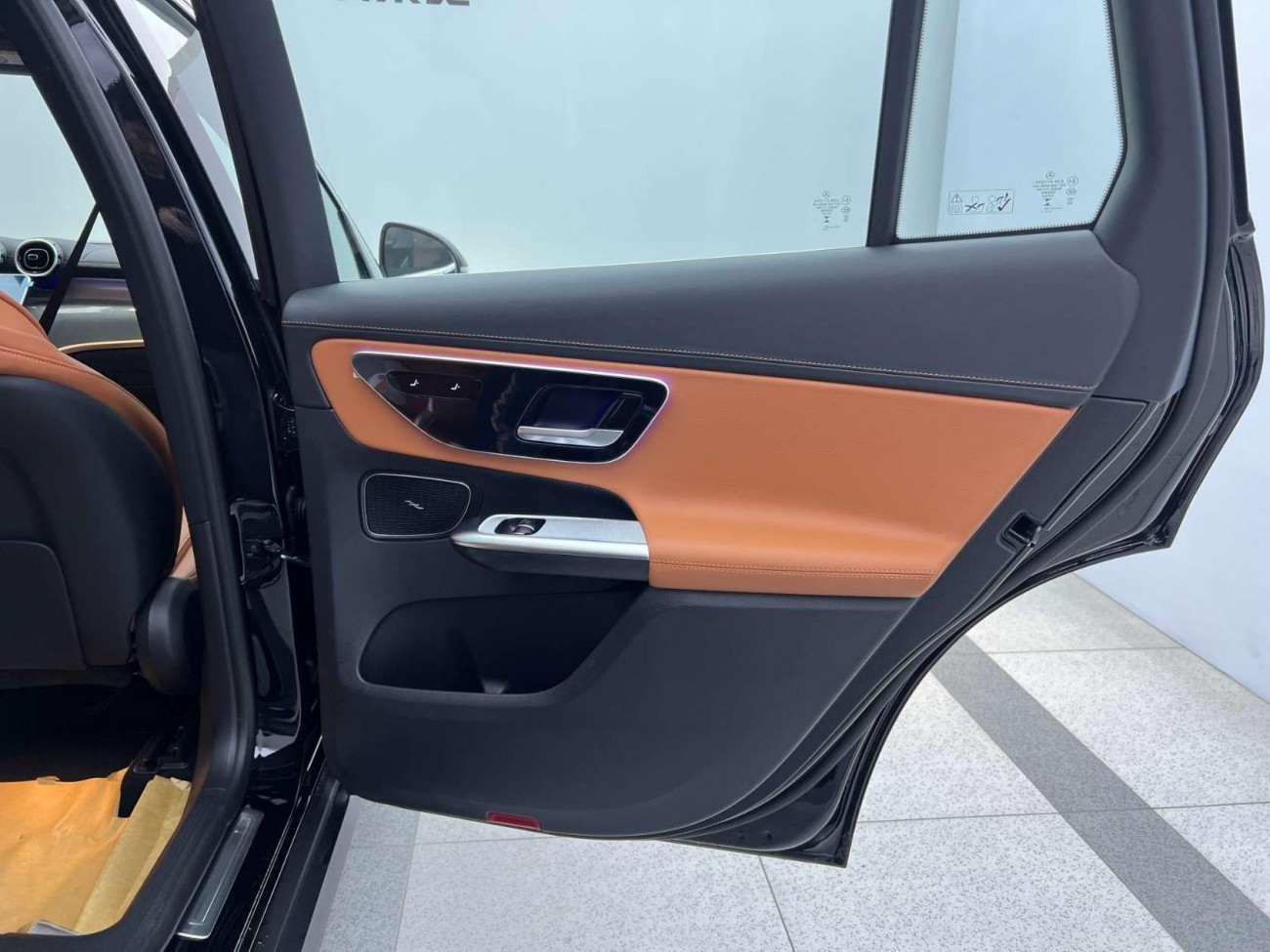 Mercedes-Benz GLC 260 L 2026