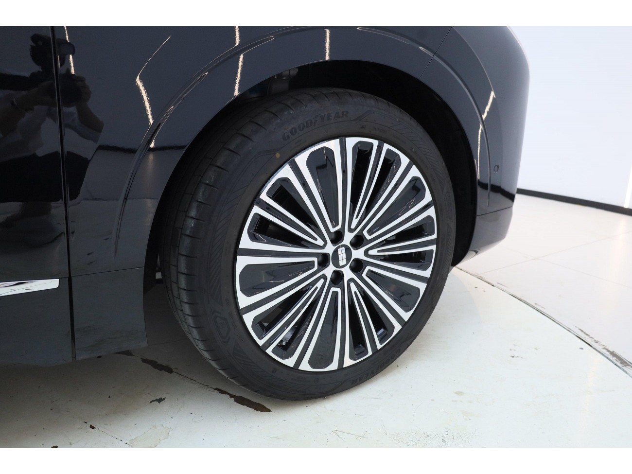 Geely Galaxy M9 2025