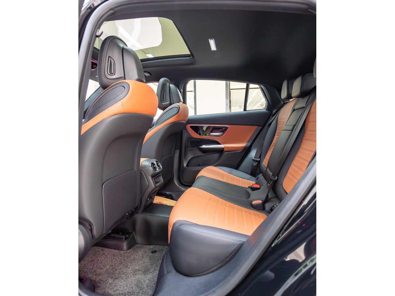 Mercedes-Benz GLC 260 4MATIC 2025