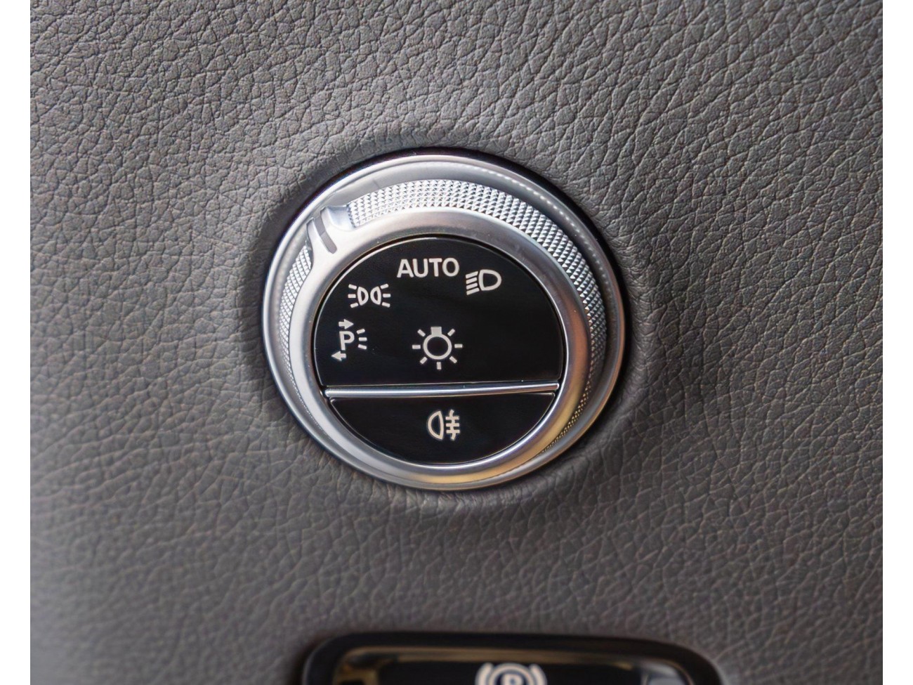 Mercedes-Benz GLC 260 4MATIC 2025