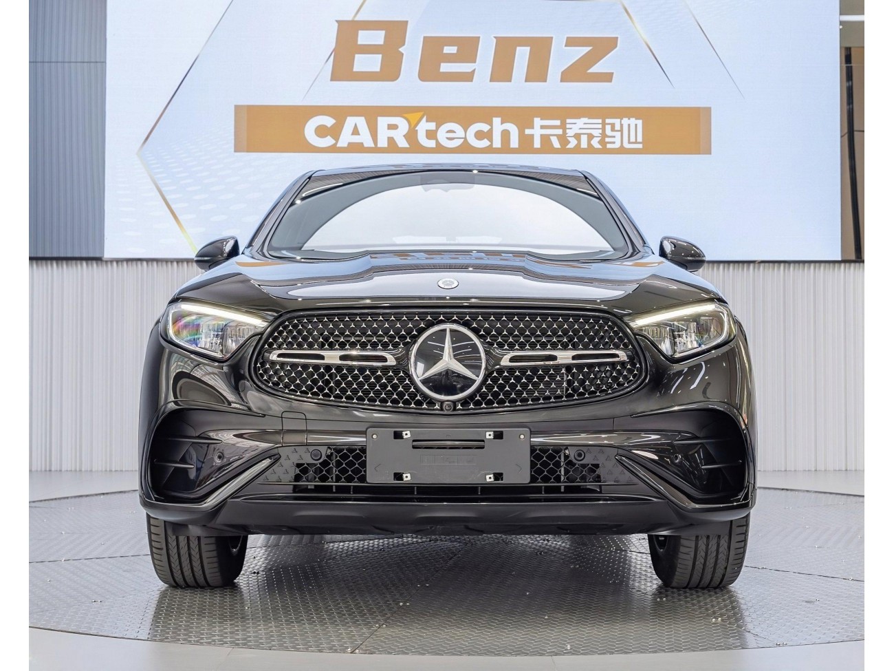 Mercedes-Benz GLC 260 4MATIC 2025
