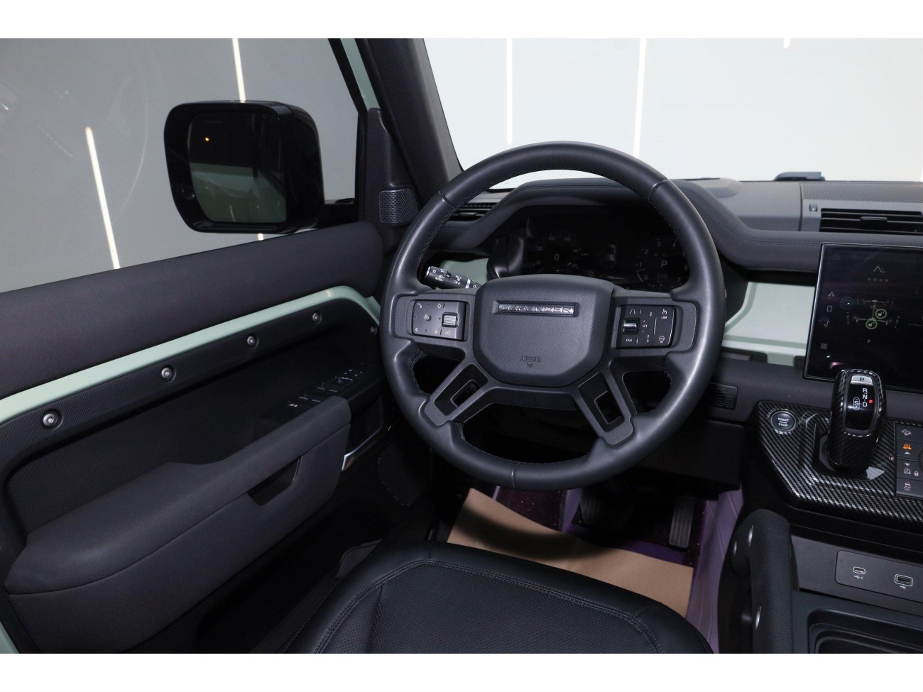 Land Rover Defender 2023