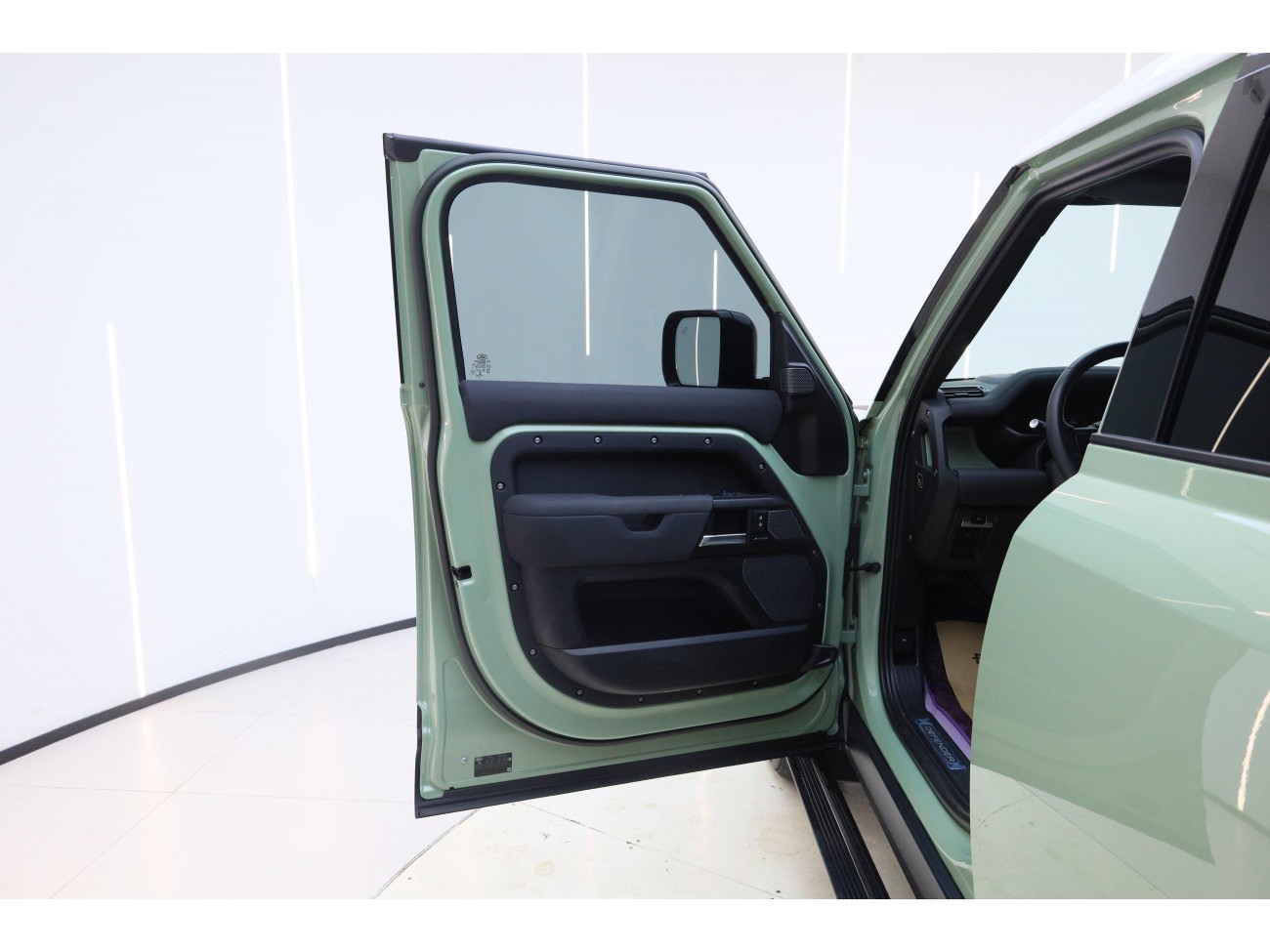 Land Rover Defender 2023