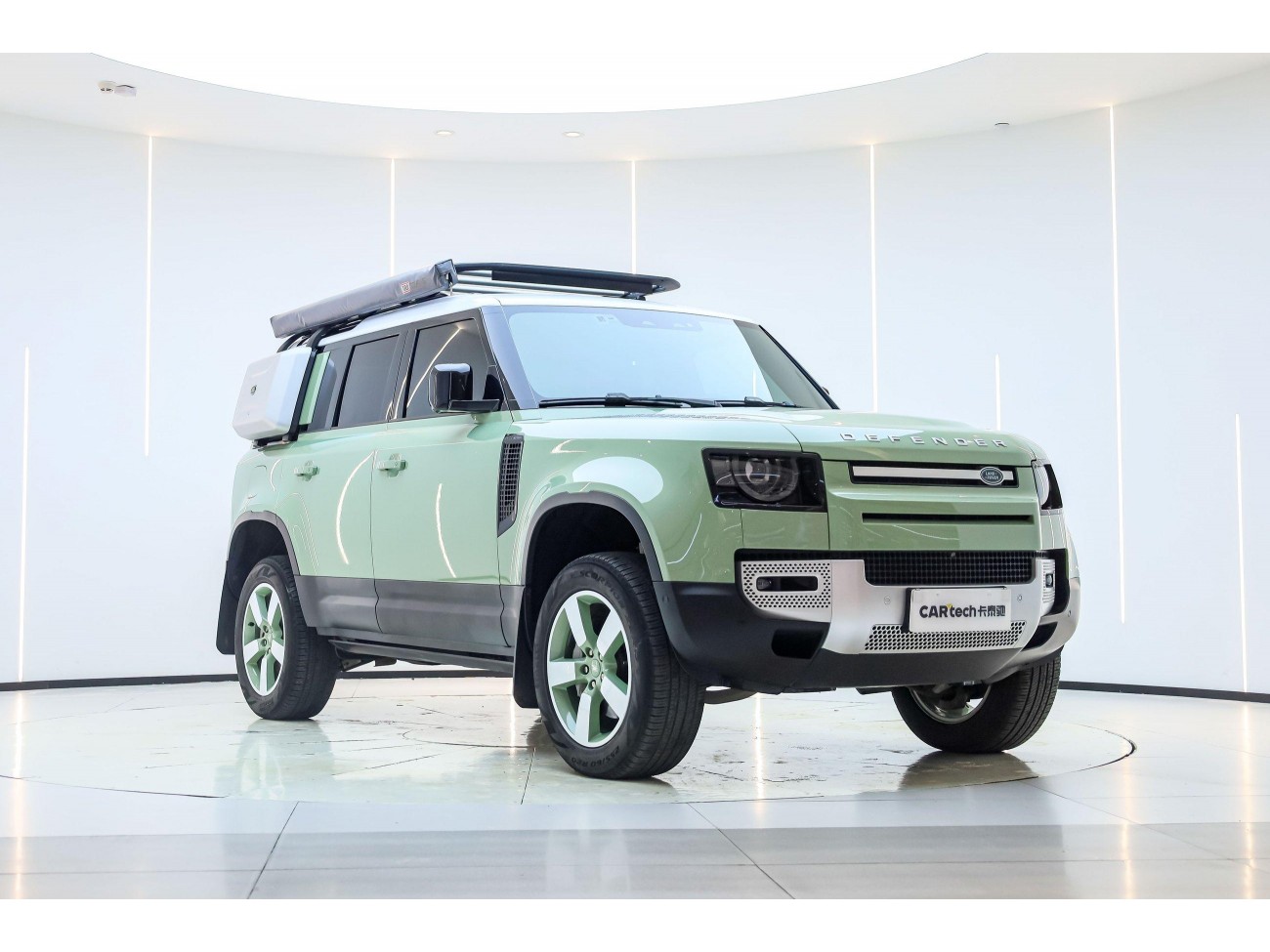 Land Rover Defender 2023