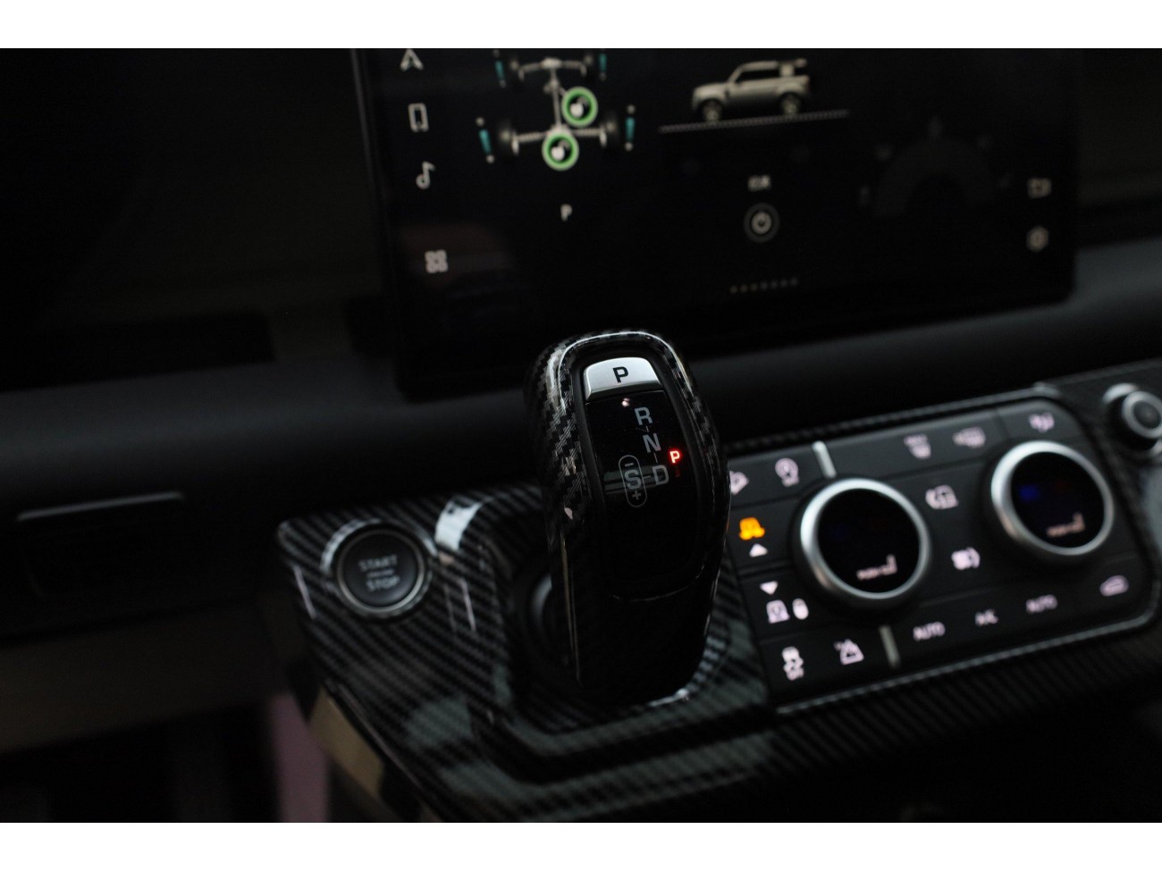 Land Rover Defender 2023