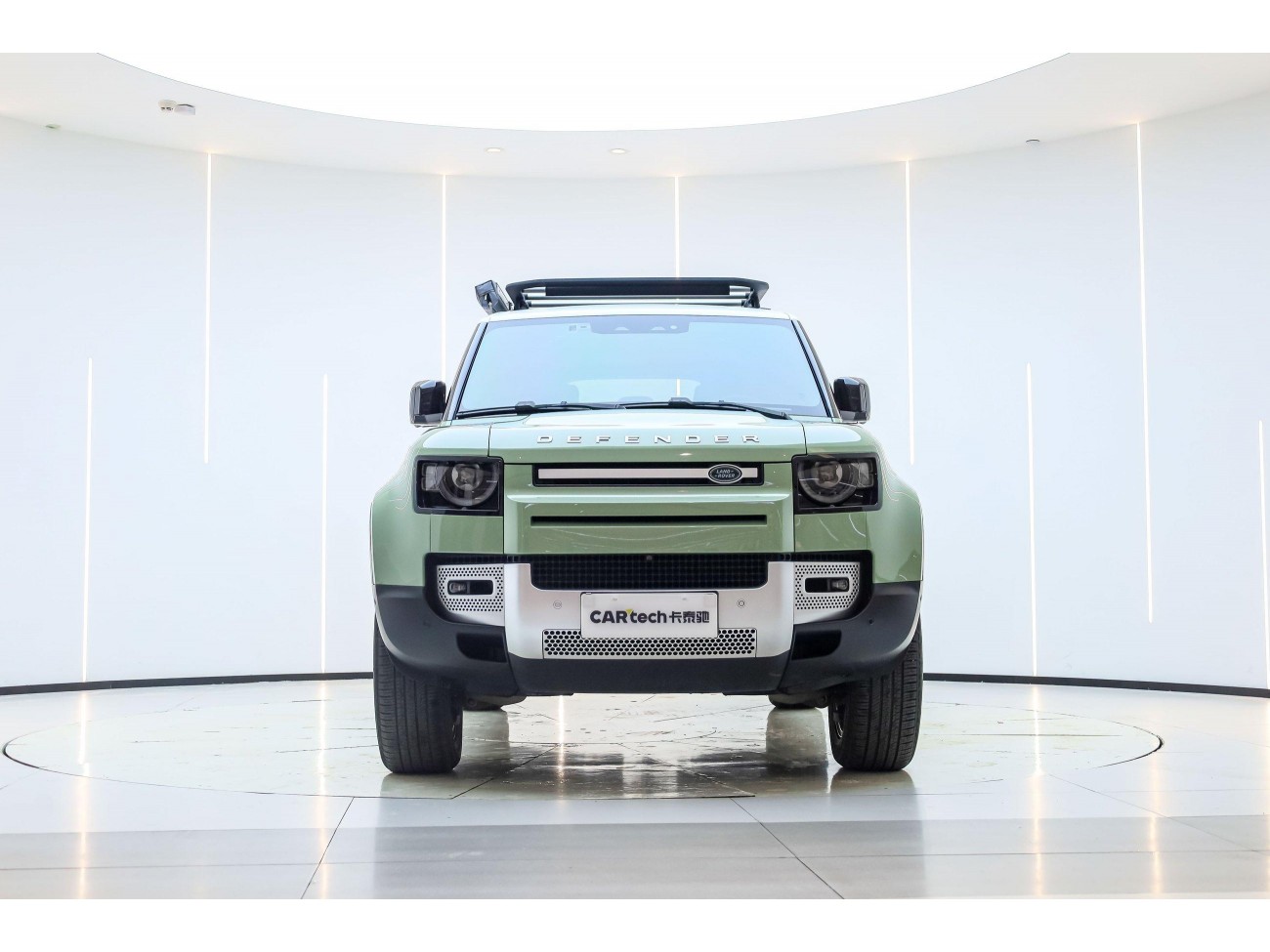Land Rover Defender 2023