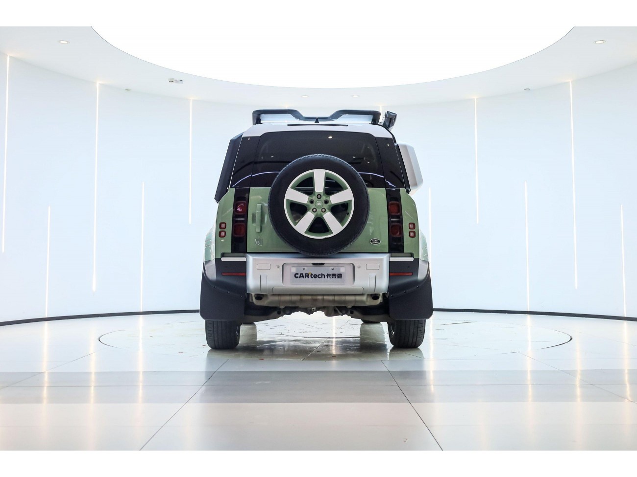 Land Rover Defender 2023
