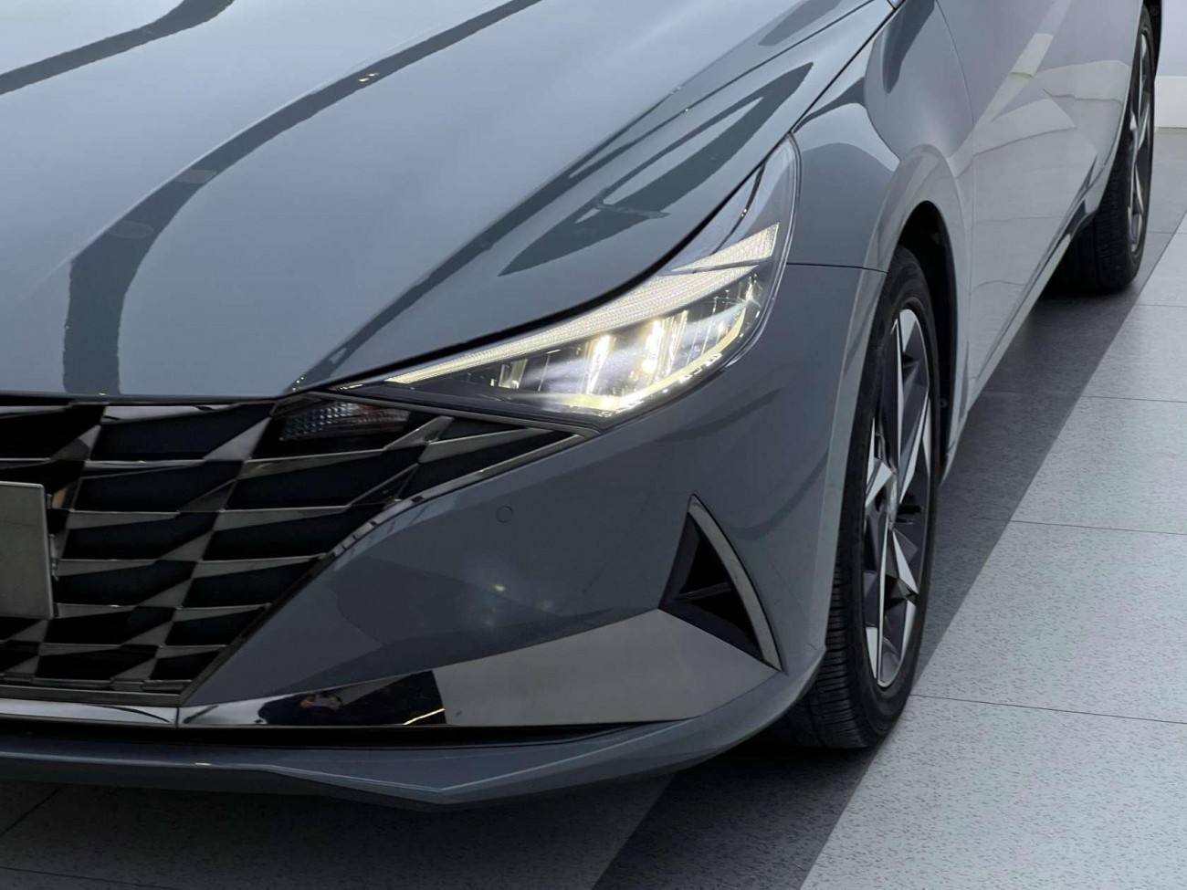 Hyundai Elantra 2023