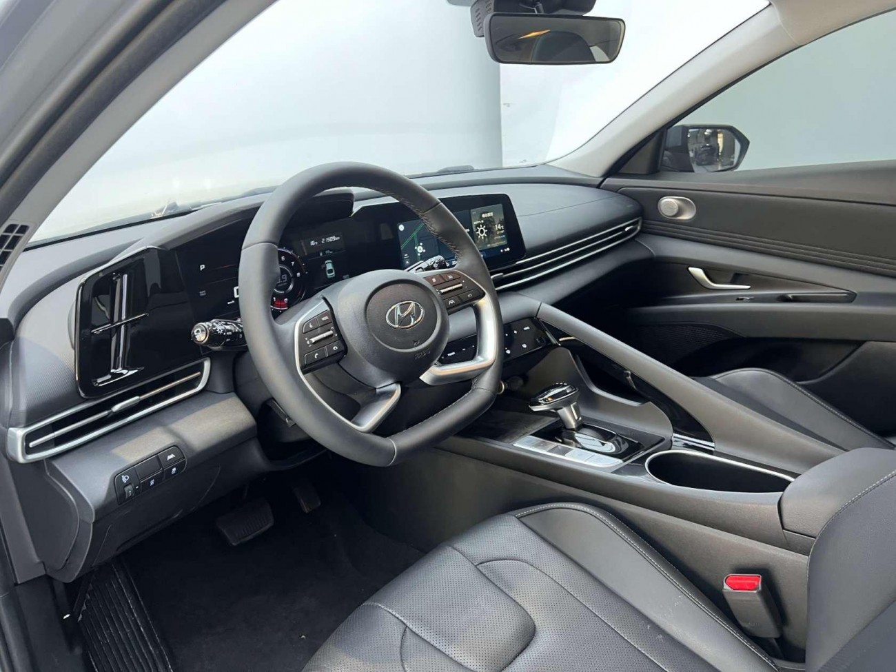 Hyundai Elantra 2023