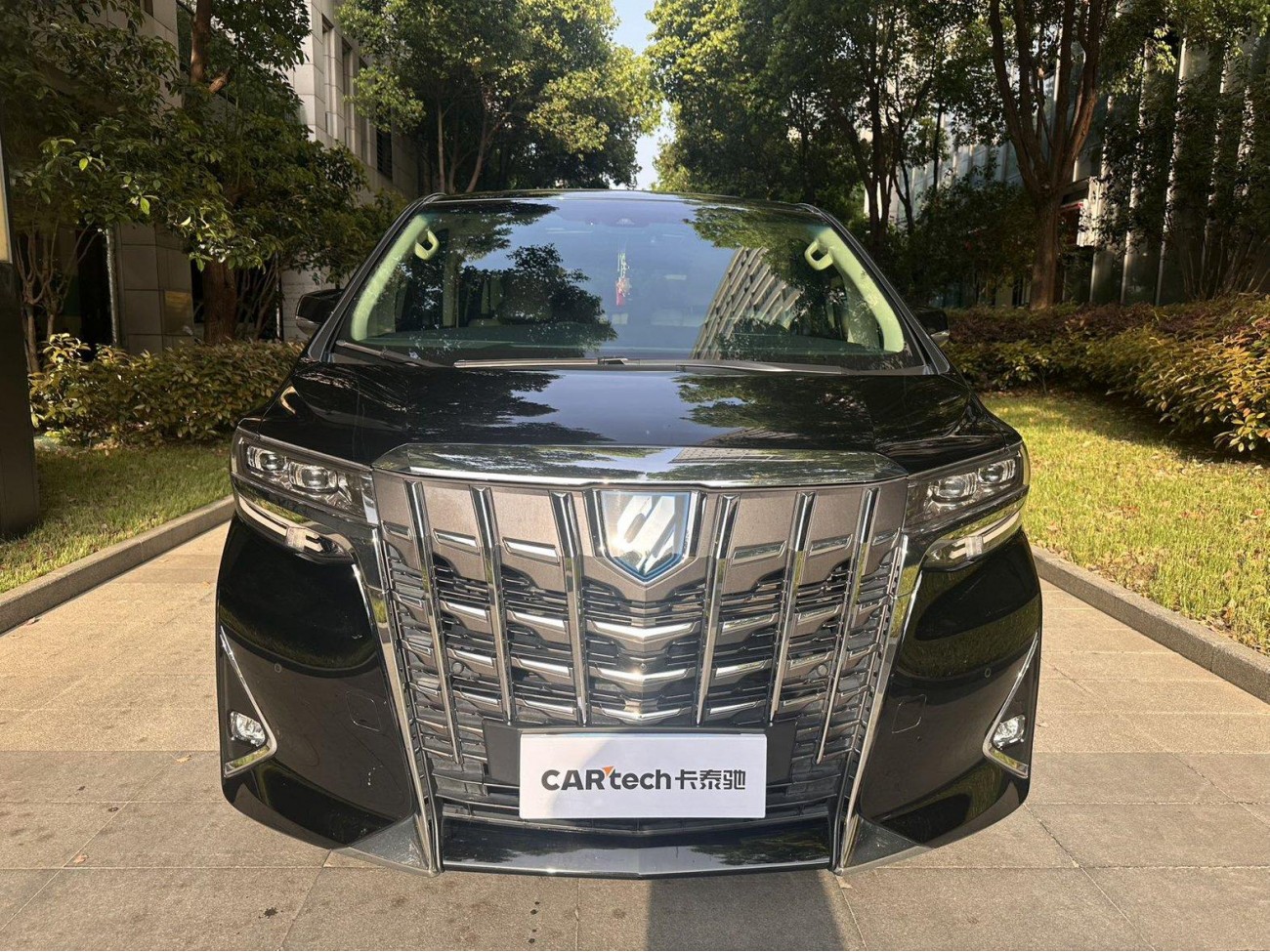Toyota Alphard 2021
