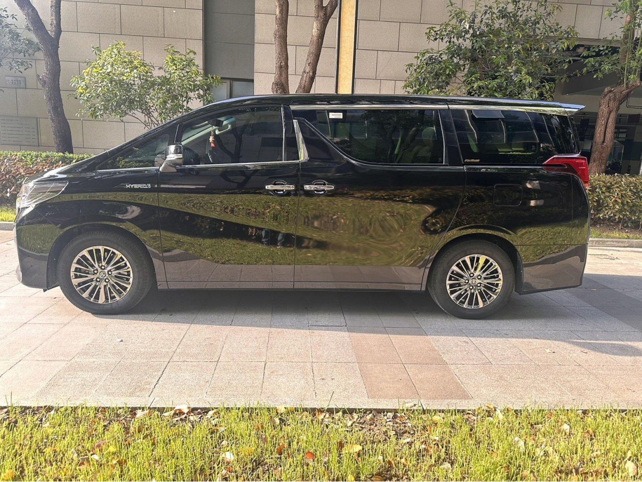 Toyota Alphard 2021