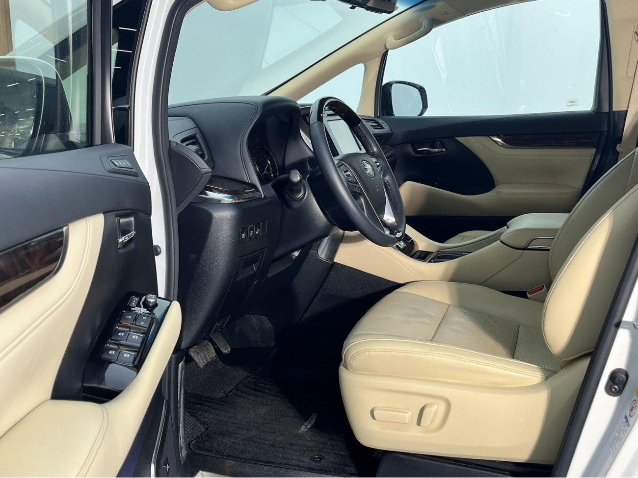 Toyota Alphard 2020
