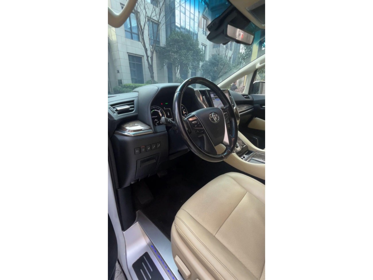 Toyota Alphard 2022