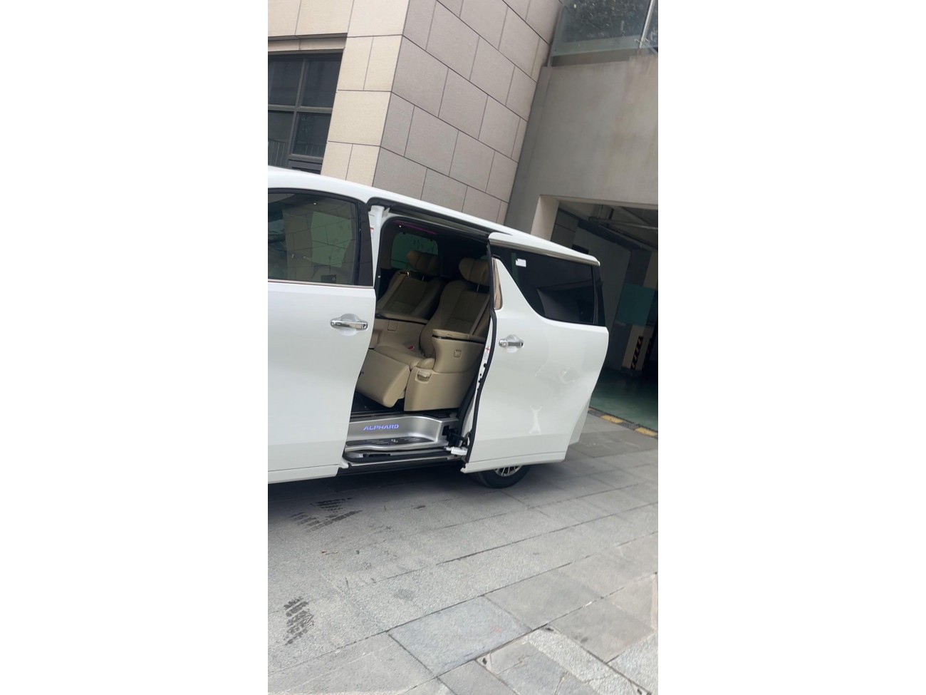 Toyota Alphard 2022