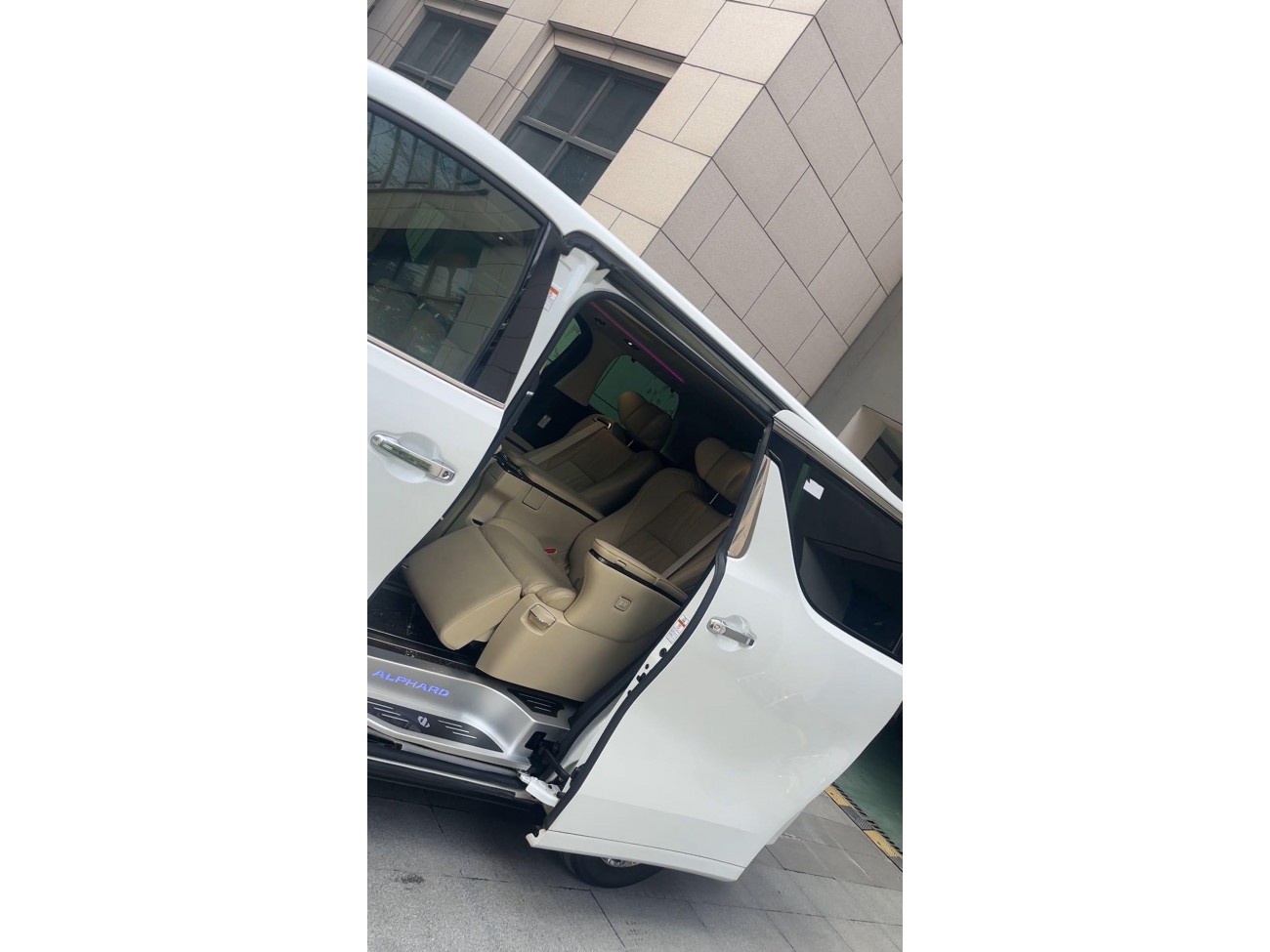 Toyota Alphard 2022