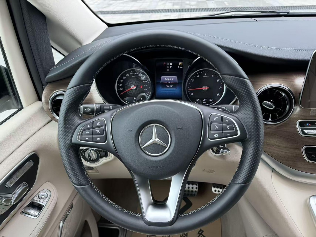 Mercedes-Benz V 2020