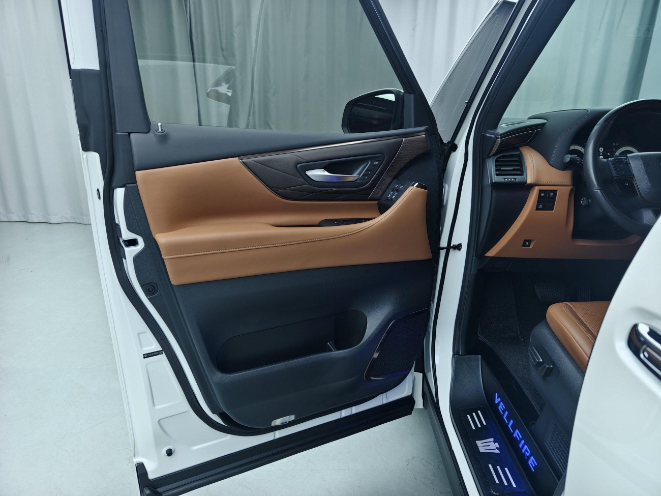 Toyota Vellfire 2024