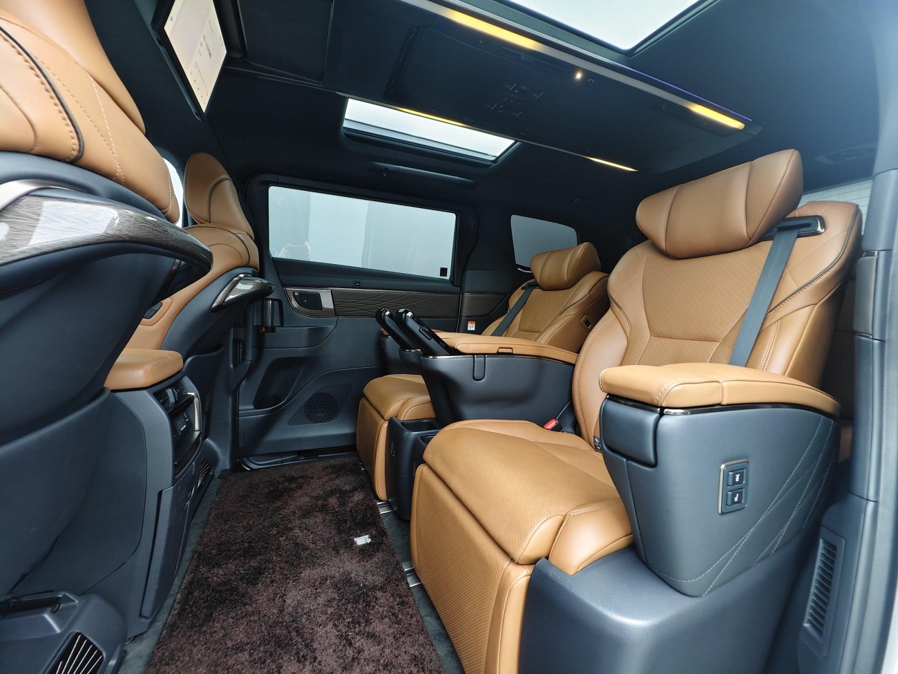 Toyota Vellfire 2024