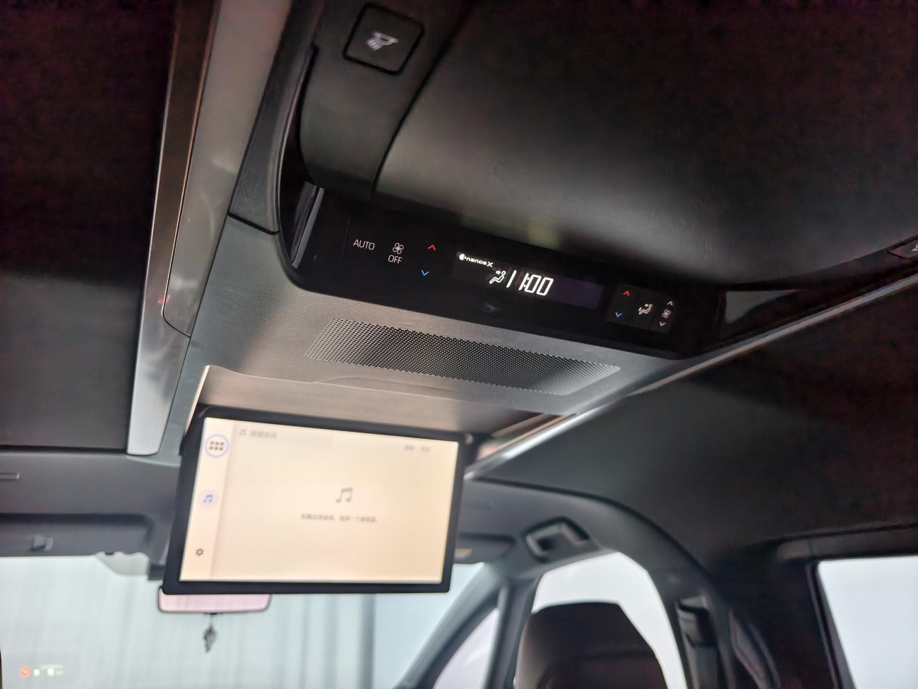 Toyota Vellfire 2024