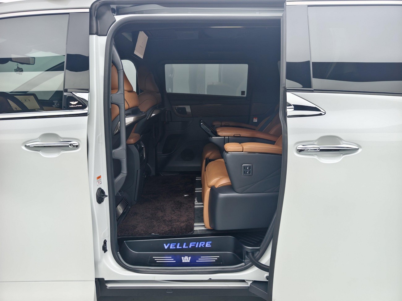 Toyota Vellfire 2024