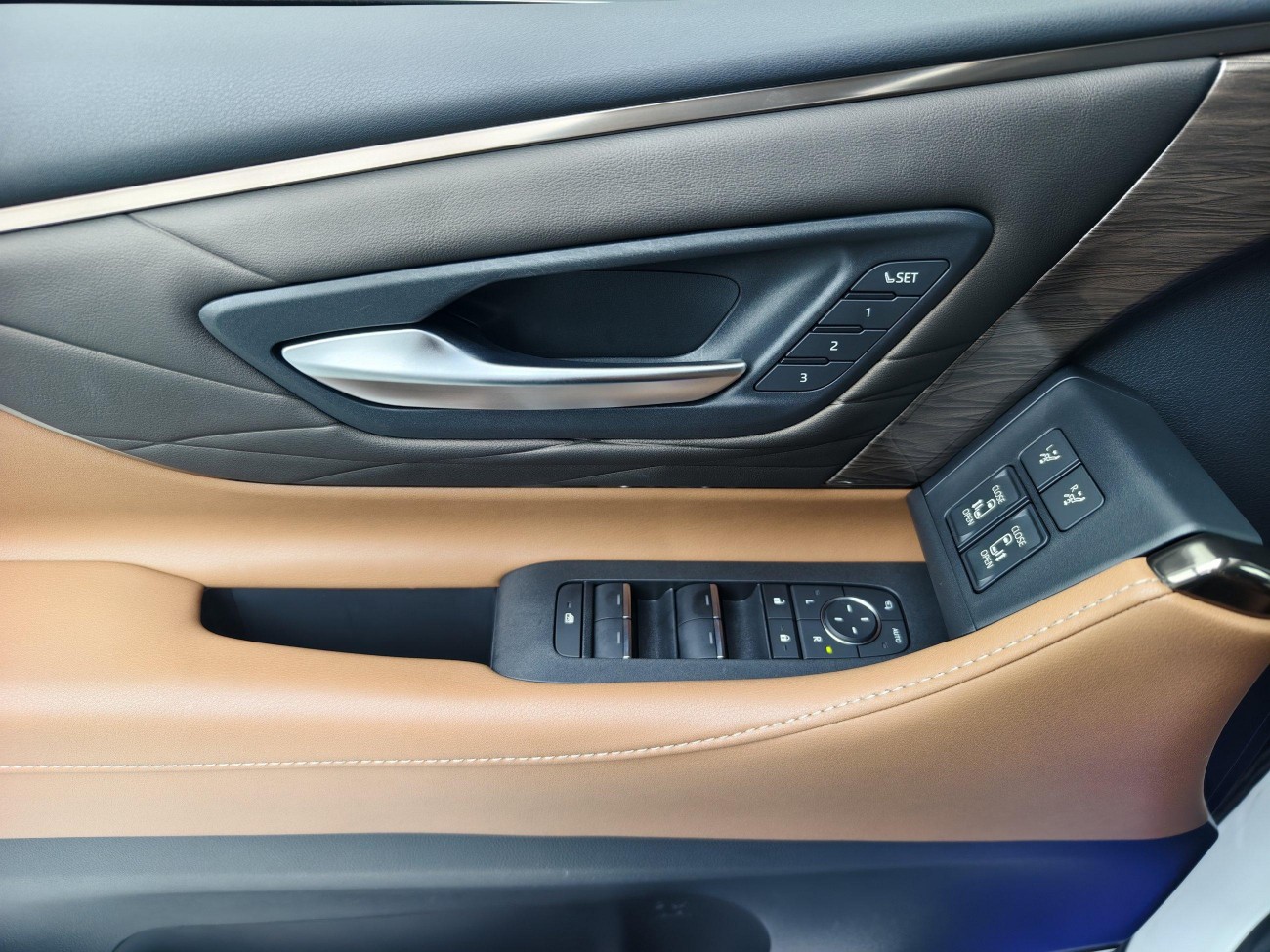Toyota Vellfire 2024
