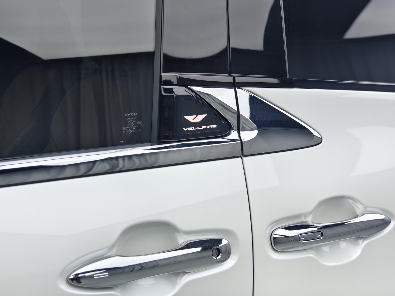 Toyota Vellfire 2024